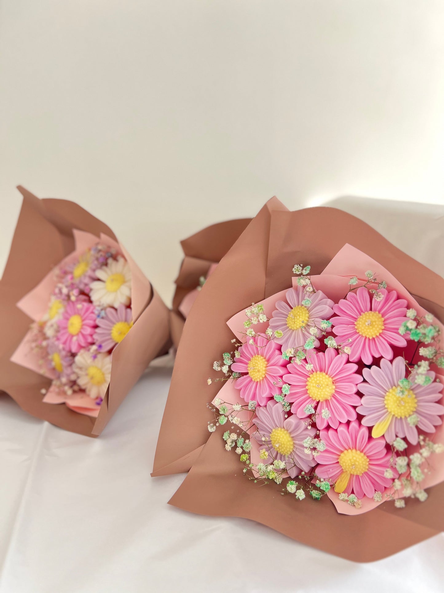 Candle camomille bouquet
