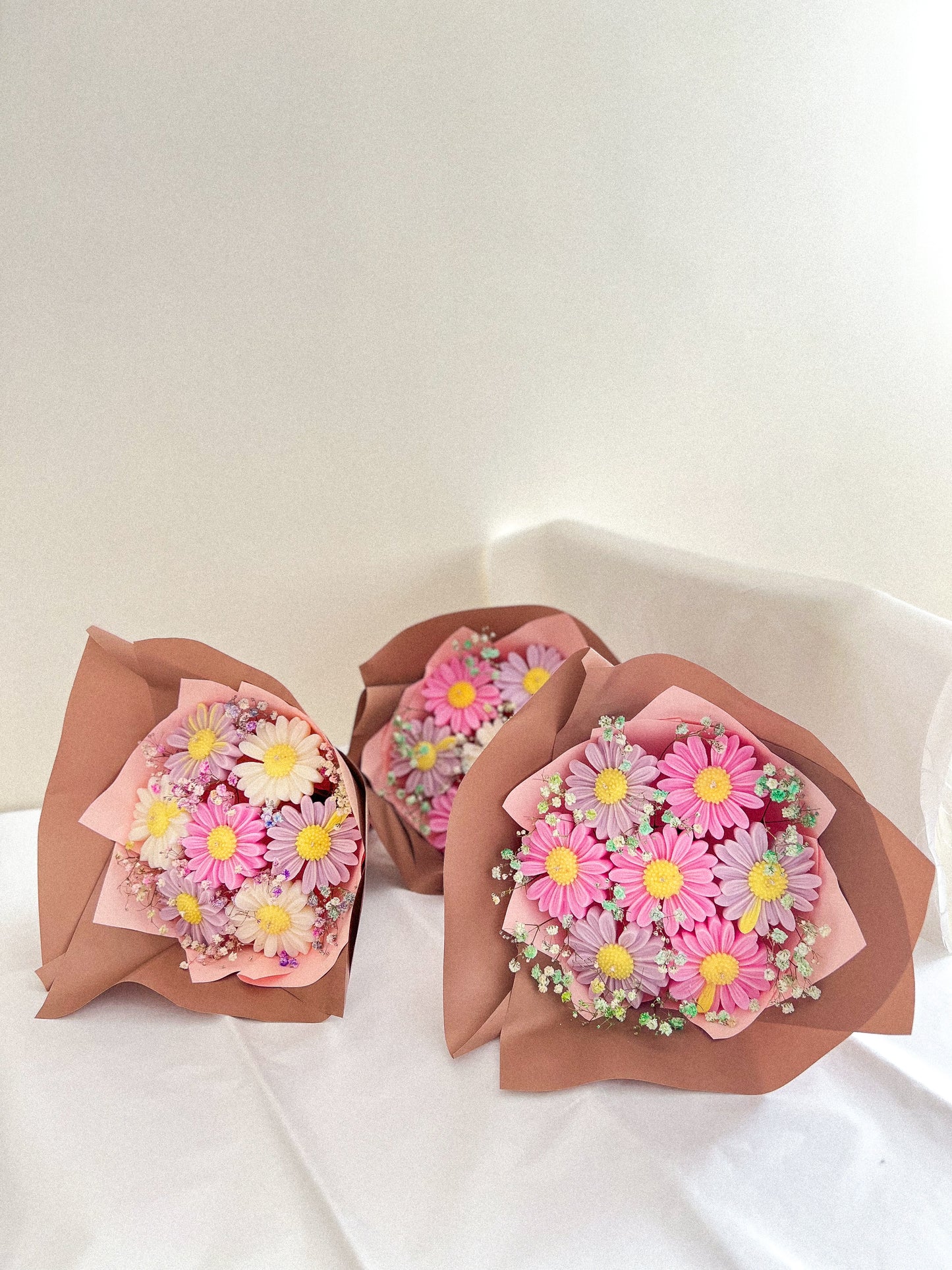 Candle camomille bouquet