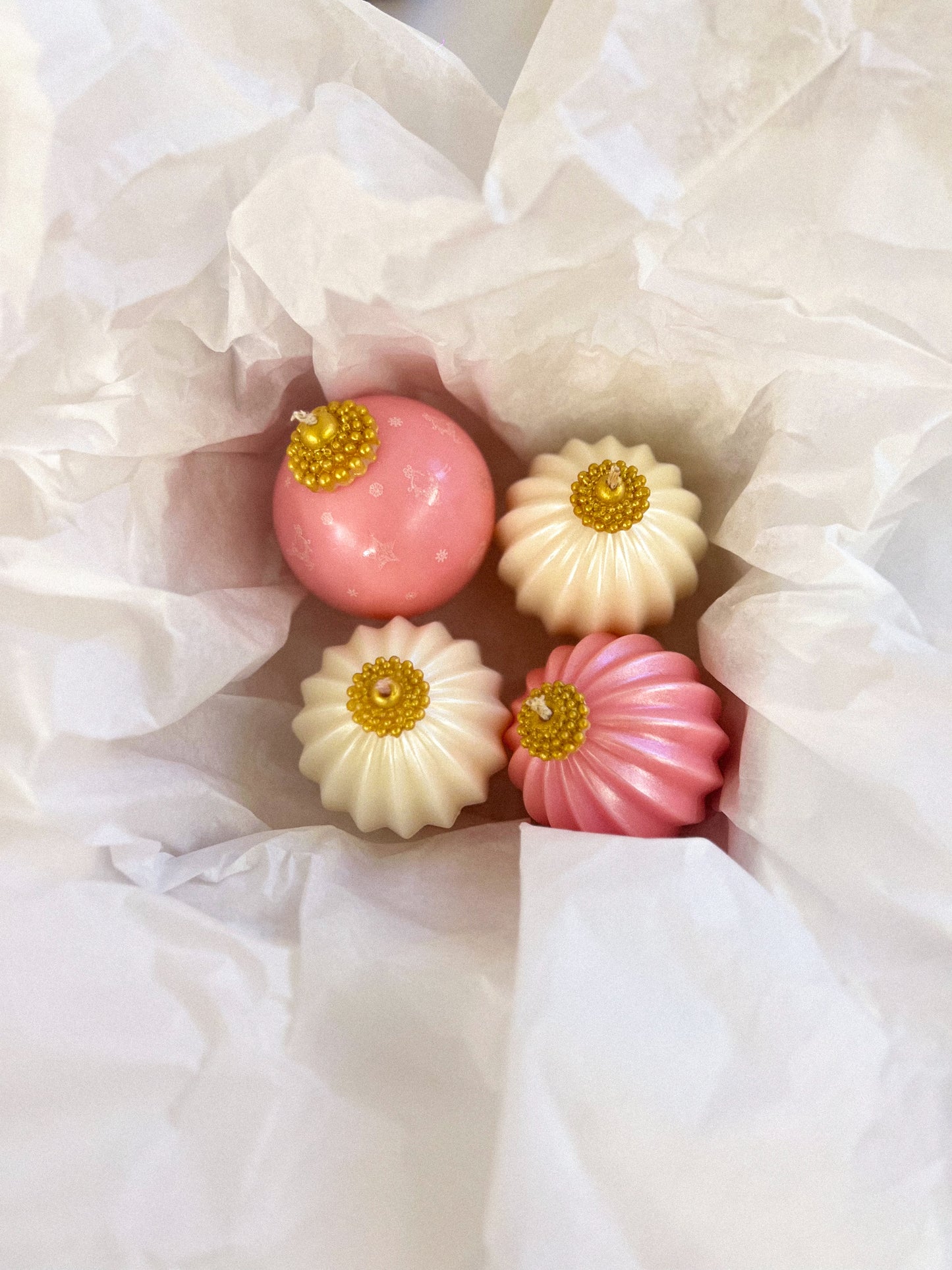 Glossy "Ceramic" Christmas Ball