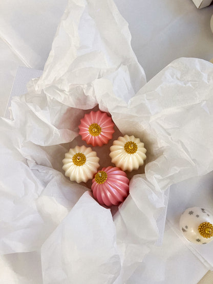 Glossy "Ceramic" Christmas Ball